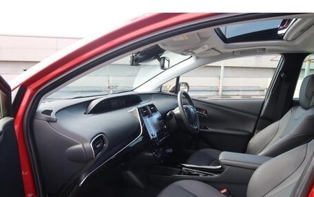 Toyota Prius IV XW50, 2022 год, 1 808 000 рублей, 24 фотография