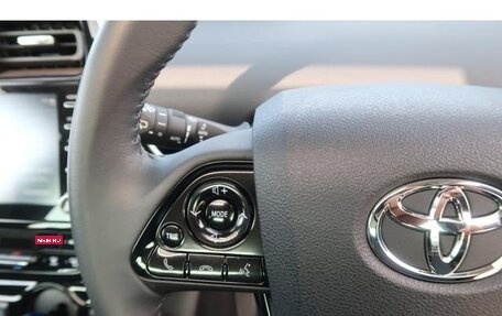Toyota Prius IV XW50, 2022 год, 1 808 000 рублей, 22 фотография