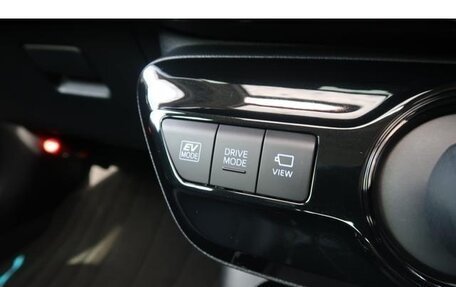 Toyota Prius IV XW50, 2022 год, 1 808 000 рублей, 33 фотография