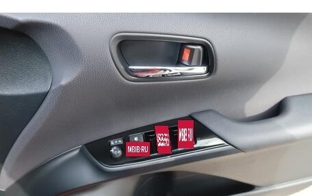 Toyota Prius IV XW50, 2022 год, 1 808 000 рублей, 34 фотография