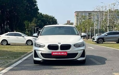 BMW 1 серия, 2023 год, 1 680 000 рублей, 2 фотография