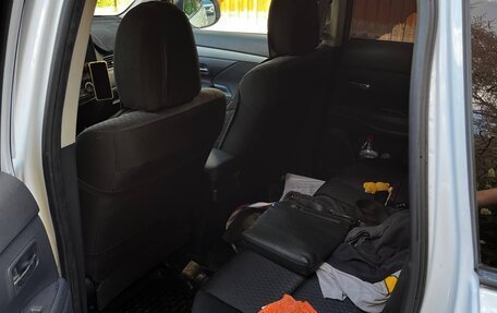 Mitsubishi Outlander III рестайлинг 3, 2013 год, 1 499 999 рублей, 6 фотография