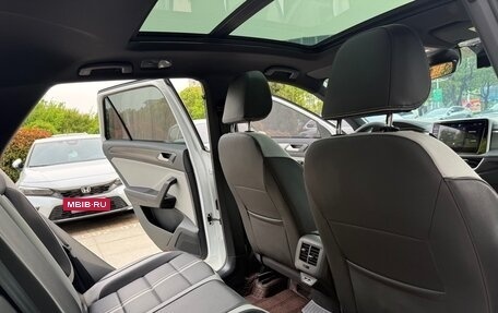 Volkswagen T-Roc I, 2025 год, 1 905 000 рублей, 12 фотография
