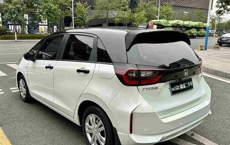 Honda Fit, 2021 год, 1 070 000 рублей, 4 фотография