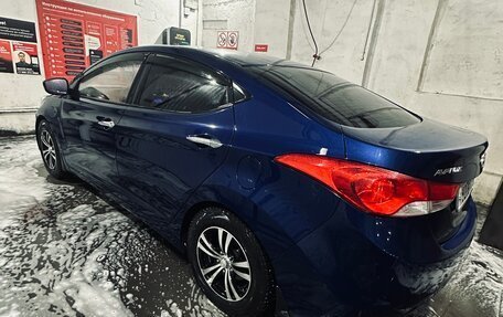 Hyundai Avante, 2011 год, 800 000 рублей, 2 фотография