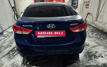 Hyundai Avante, 2011 год, 800 000 рублей, 3 фотография