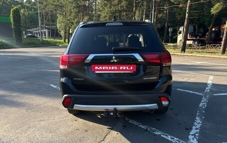 Mitsubishi Outlander III рестайлинг 3, 2017 год, 2 100 000 рублей, 5 фотография
