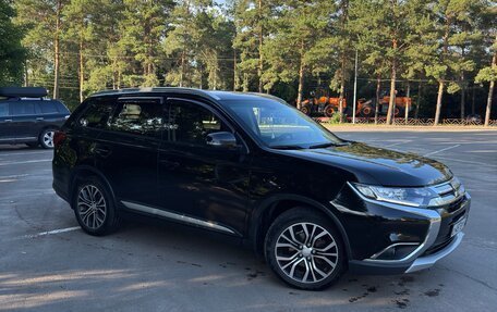 Mitsubishi Outlander III рестайлинг 3, 2017 год, 2 100 000 рублей, 9 фотография