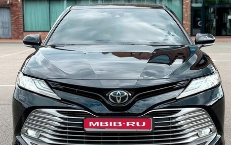 Toyota Camry, 2019 год, 2 050 000 рублей, 1 фотография