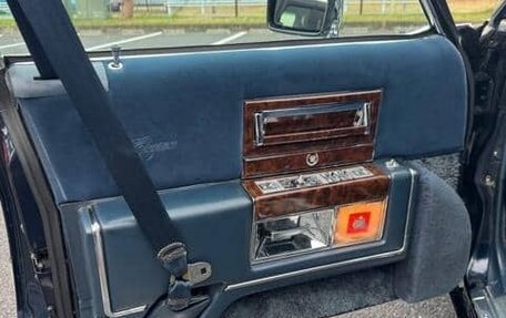 Cadillac Fleetwood I, 1991 год, 7 400 000 рублей, 26 фотография