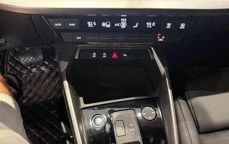 Audi A3, 2023 год, 2 300 000 рублей, 14 фотография
