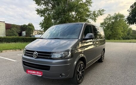 Volkswagen Multivan T5, 2010 год, 2 400 000 рублей, 1 фотография