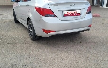 Hyundai Solaris II рестайлинг, 2014 год, 900 000 рублей, 2 фотография