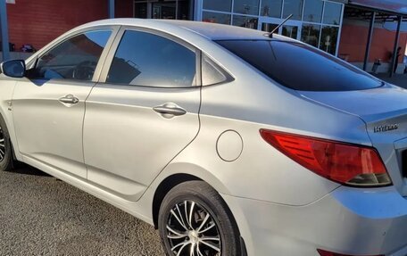 Hyundai Solaris II рестайлинг, 2014 год, 900 000 рублей, 3 фотография