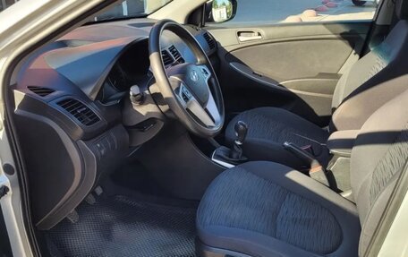 Hyundai Solaris II рестайлинг, 2014 год, 900 000 рублей, 14 фотография