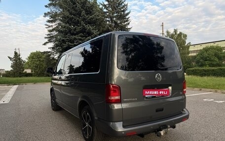 Volkswagen Multivan T5, 2010 год, 2 400 000 рублей, 3 фотография