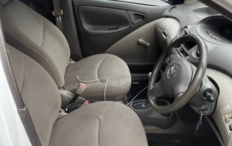 Toyota Platz, 2004 год, 280 000 рублей, 6 фотография