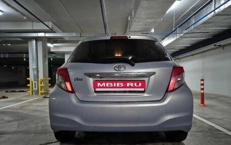 Toyota Vitz, 2013 год, 700 000 рублей, 2 фотография
