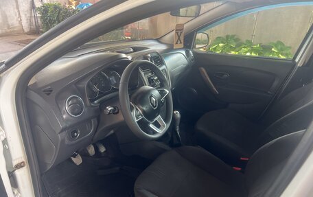 Renault Logan II, 2018 год, 615 000 рублей, 7 фотография