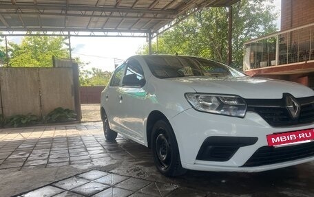 Renault Logan II, 2018 год, 615 000 рублей, 2 фотография