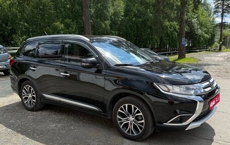 Mitsubishi Outlander III рестайлинг 3, 2016 год, 1 858 000 рублей, 1 фотография
