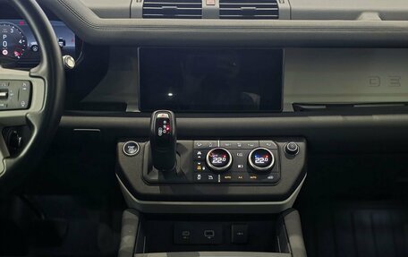 Land Rover Defender II, 2021 год, 5 240 000 рублей, 18 фотография