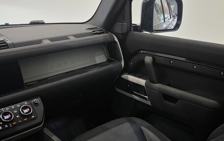 Land Rover Defender II, 2021 год, 5 240 000 рублей, 21 фотография