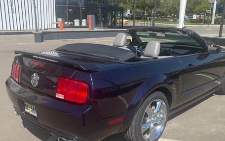 Ford Mustang VI рестайлинг, 2006 год, 2 000 000 рублей, 14 фотография