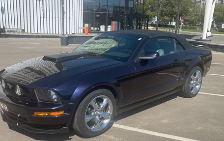 Ford Mustang VI рестайлинг, 2006 год, 2 000 000 рублей, 6 фотография