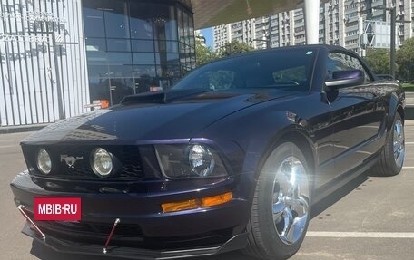 Ford Mustang VI рестайлинг, 2006 год, 2 000 000 рублей, 7 фотография