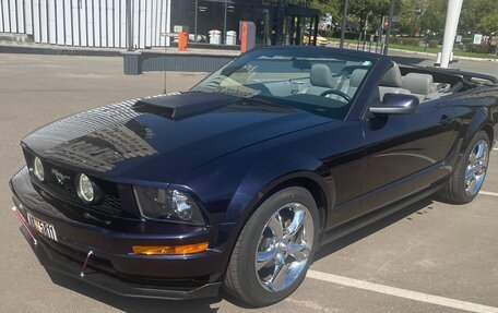 Ford Mustang VI рестайлинг, 2006 год, 2 000 000 рублей, 18 фотография