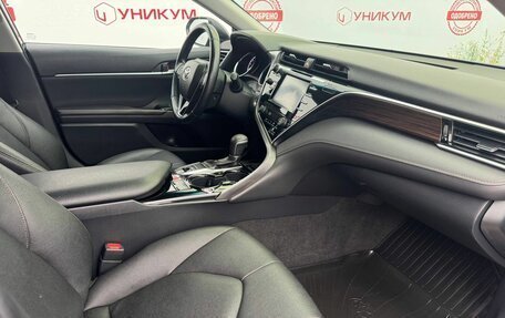 Toyota Camry, 2020 год, 2 799 000 рублей, 34 фотография