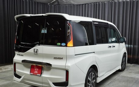 Honda Stepwgn IV, 2017 год, 1 799 000 рублей, 4 фотография