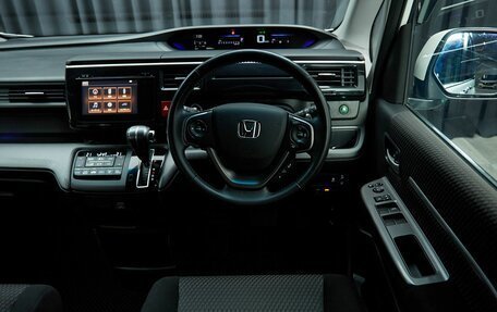 Honda Stepwgn IV, 2017 год, 1 799 000 рублей, 21 фотография