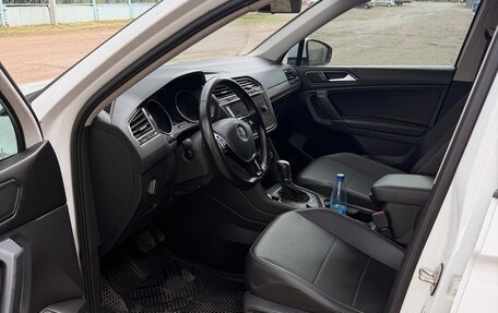 Volkswagen Tiguan II, 2018 год, 2 300 000 рублей, 6 фотография