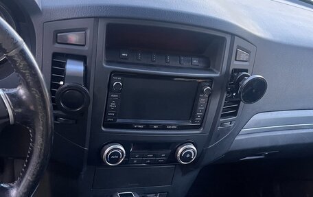 Mitsubishi Pajero IV, 2013 год, 2 200 000 рублей, 2 фотография