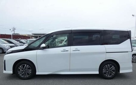 Nissan Serena, 2023 год, 2 310 300 рублей, 8 фотография