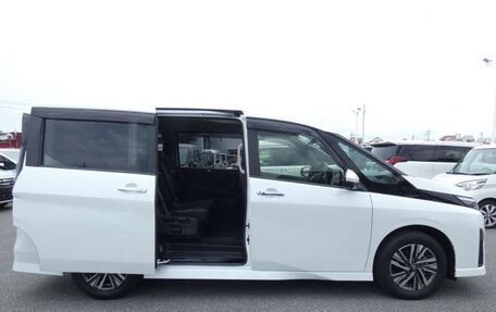 Nissan Serena, 2023 год, 2 310 300 рублей, 13 фотография
