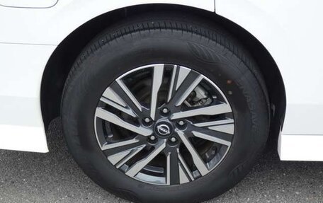 Nissan Serena, 2023 год, 2 310 300 рублей, 14 фотография
