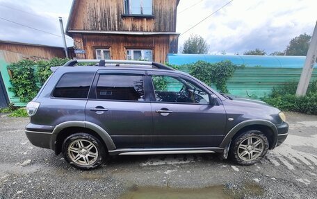 Mitsubishi Outlander III рестайлинг 3, 2005 год, 600 000 рублей, 8 фотография