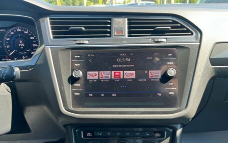 Volkswagen Tiguan II, 2018 год, 2 509 700 рублей, 19 фотография