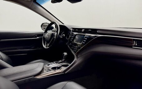 Toyota Camry, 2019 год, 3 272 000 рублей, 12 фотография