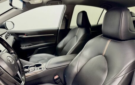 Toyota Camry, 2019 год, 3 272 000 рублей, 13 фотография