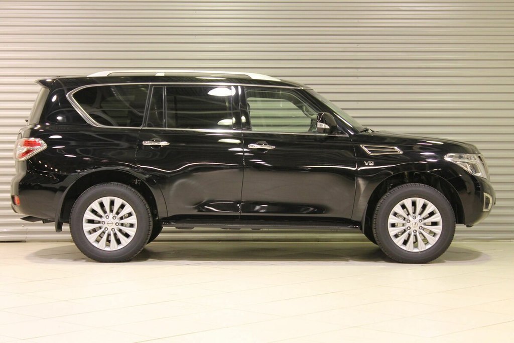 Nissan Patrol Y62 рестайлинг, 2015 год, 550 000 рублей, 3 фотография