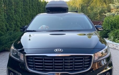 KIA Carnival III, 2018 год, 2 800 000 рублей, 1 фотография
