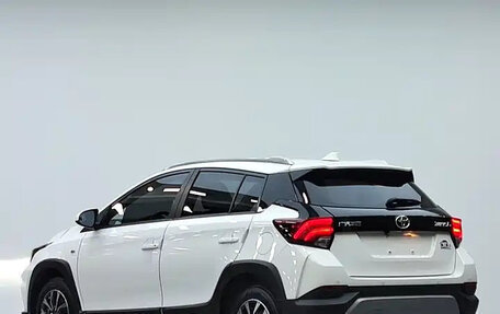 Toyota Yaris XP150 рестайлинг, 2022 год, 1 490 000 рублей, 3 фотография