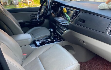 KIA Carnival III, 2018 год, 2 800 000 рублей, 7 фотография