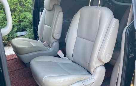KIA Carnival III, 2018 год, 2 800 000 рублей, 10 фотография