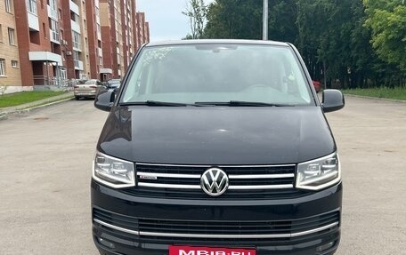 Volkswagen Multivan T6 рестайлинг, 2016 год, 4 100 000 рублей, 9 фотография