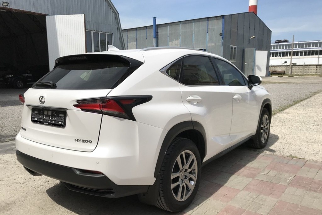 Lexus NX I рестайлинг, 2018 год, 900 000 рублей, 10 фотография